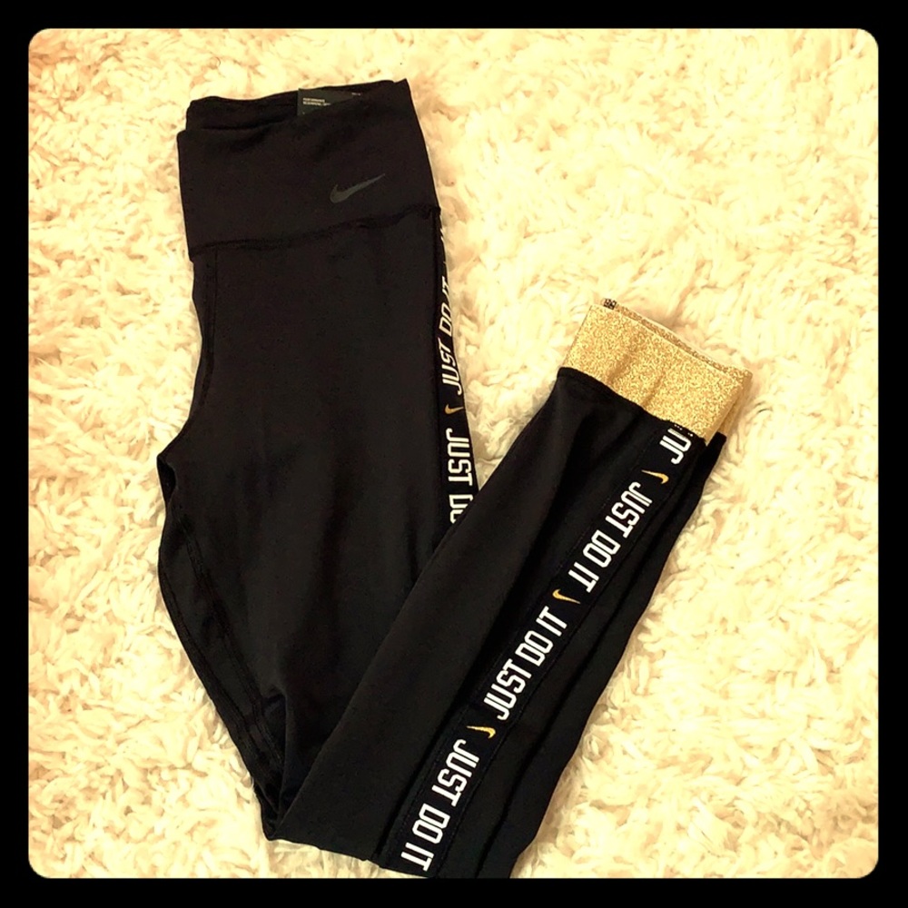 NWT NIKE DRI-FIT GLITTER LEGGINGS